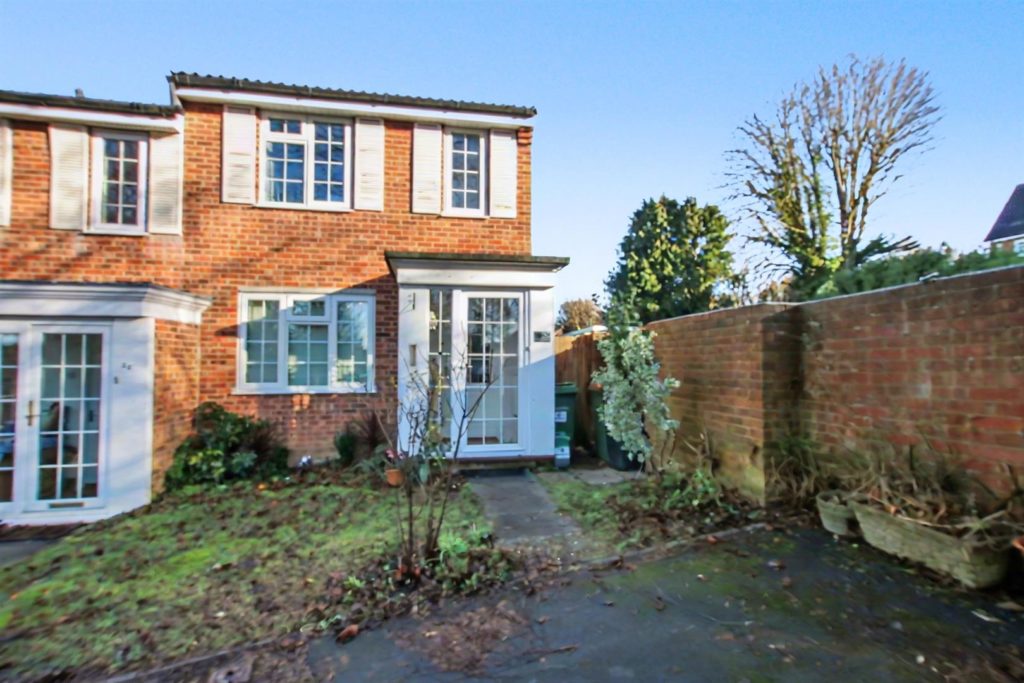 AQUILA CLOSE, LEATHERHEAD, KT22