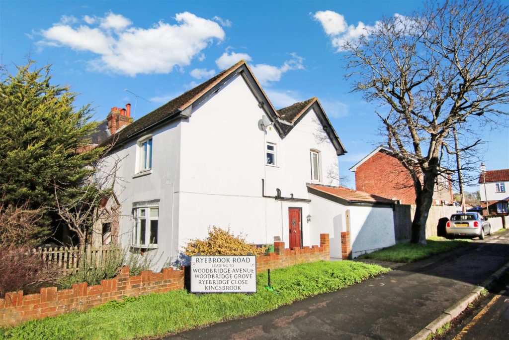 KINGSTON ROAD, LEATHERHEAD, KT22