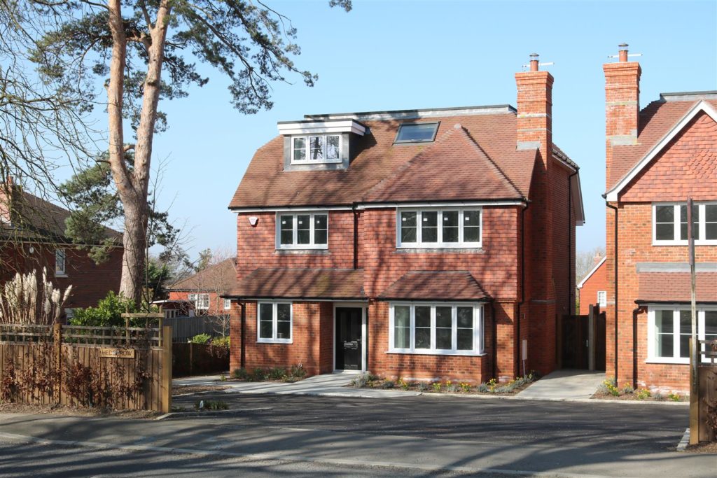 LEATHERHEAD ROAD, BOOKHAM, KT23