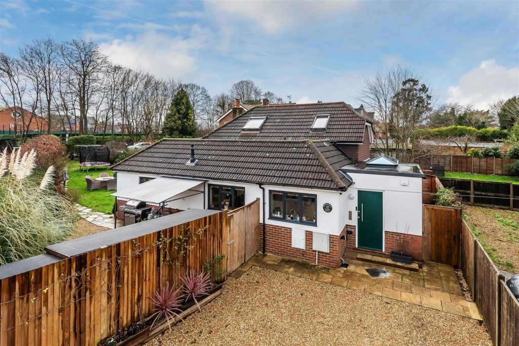 ST JOHNS AVENUE, LEATHERHEAD, KT22