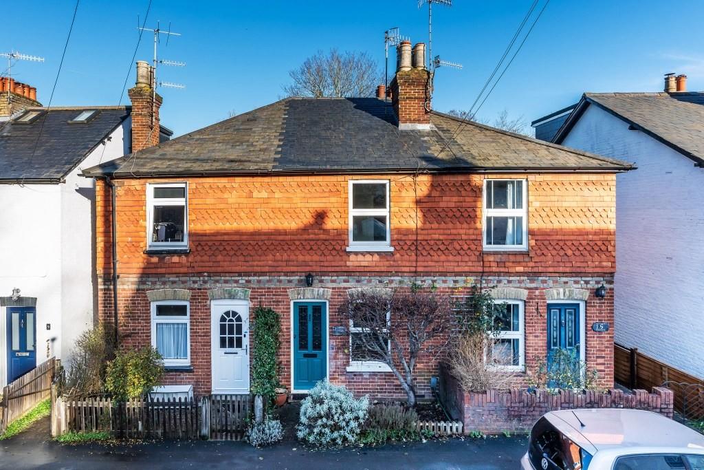 LESLIE ROAD, PIXHAM, RH4