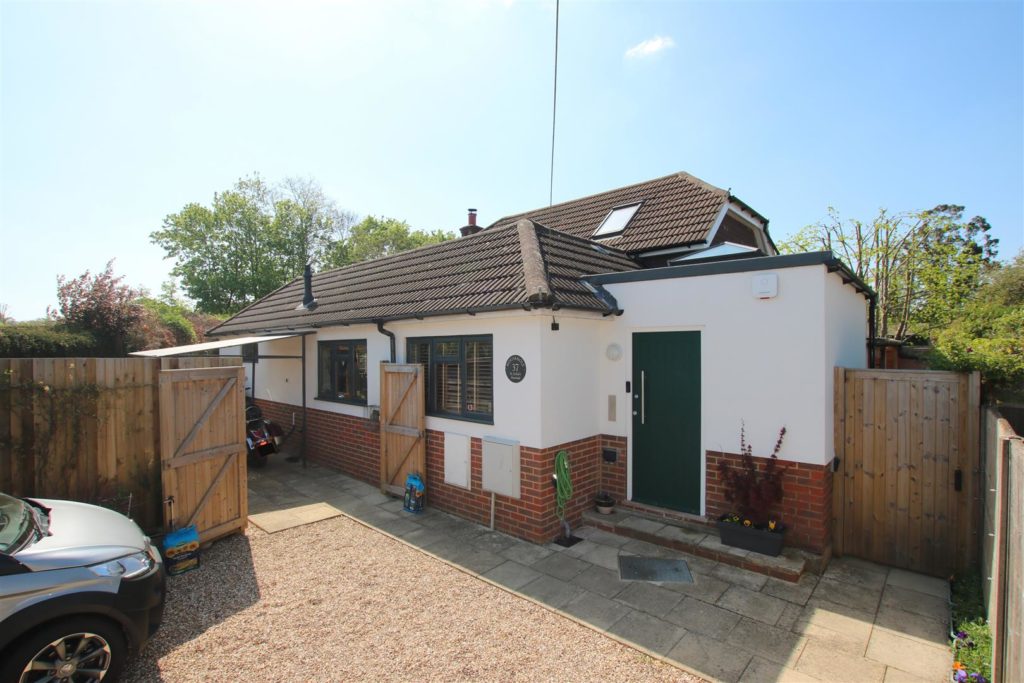 ST JOHNS AVENUE, LEATHERHEAD, KT22