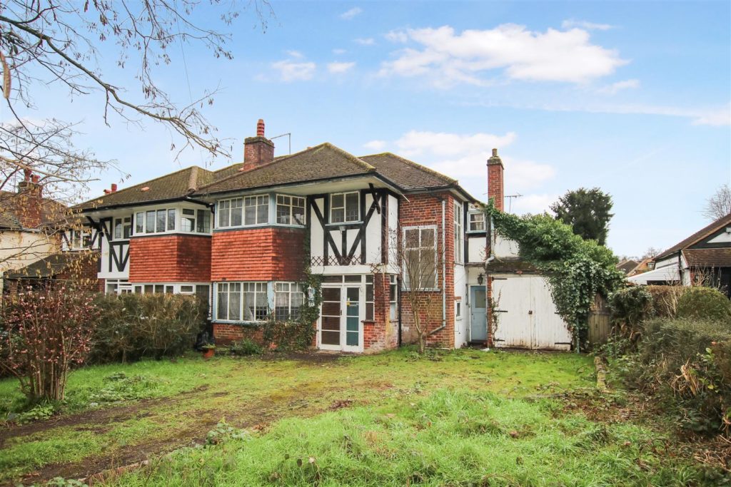 SCHOOL LANE, FETCHAM, KT22