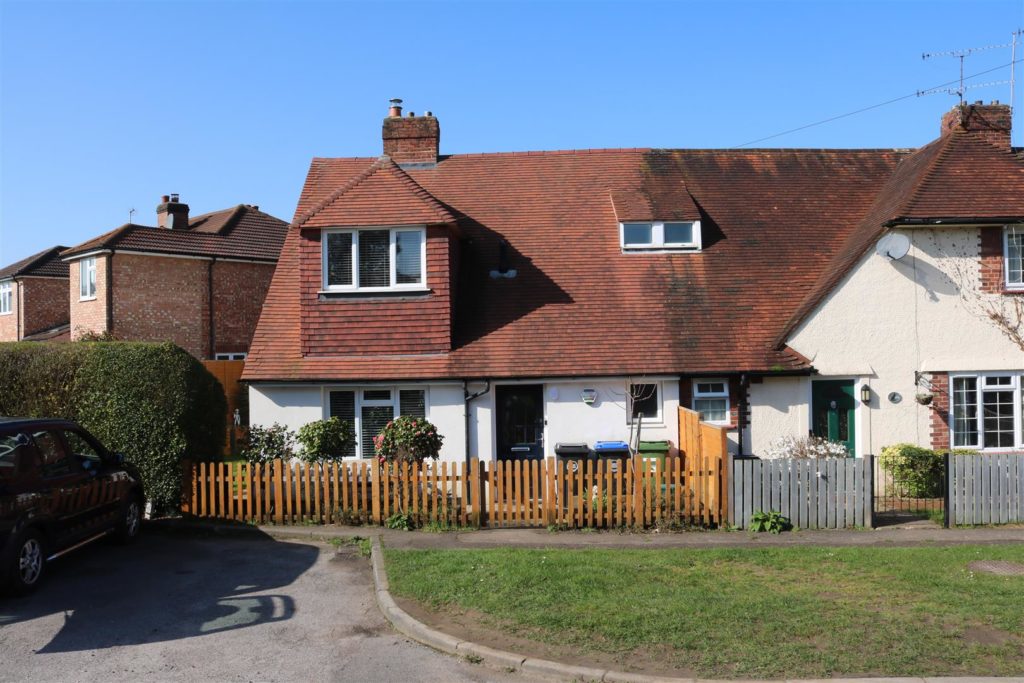 POPLAR AVENUE, LEATHERHEAD, KT22
