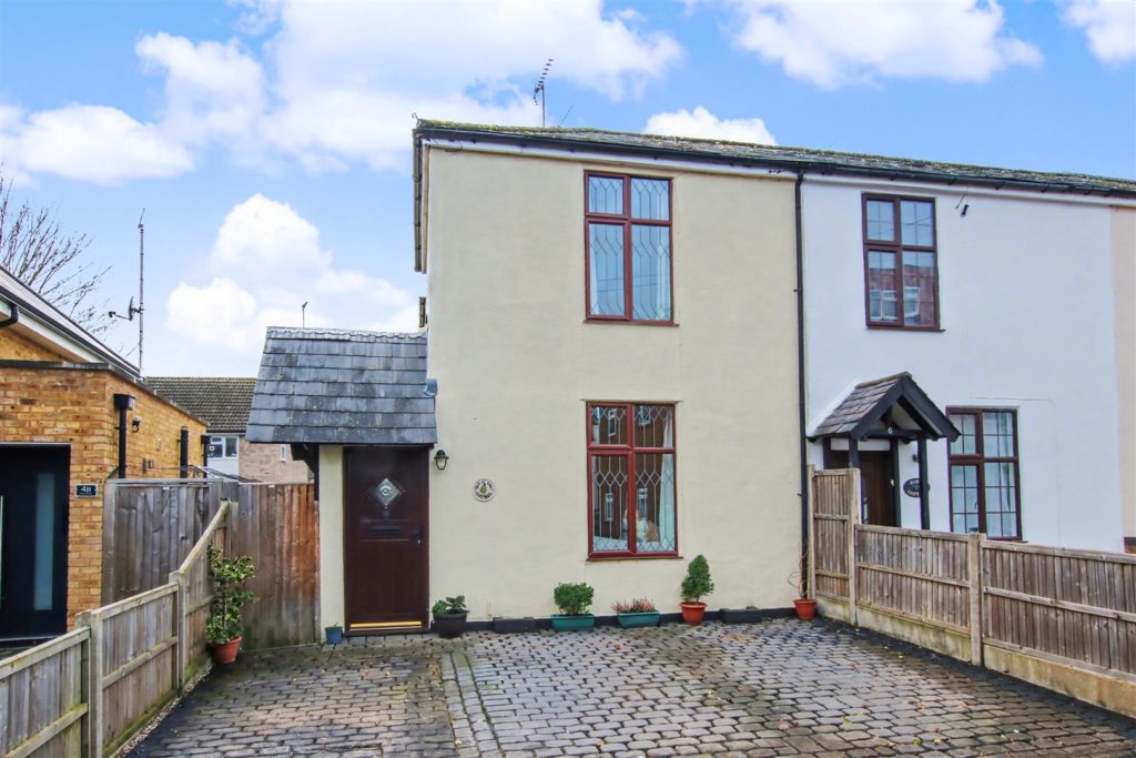 OAK ROAD, LEATHERHEAD, KT22