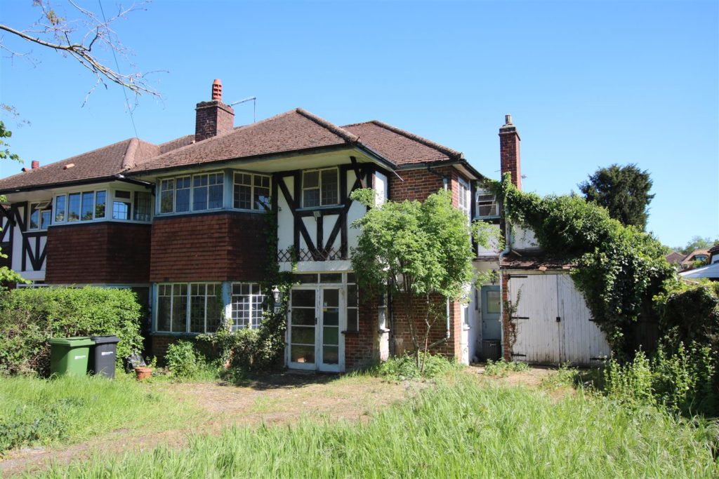 SCHOOL LANE, FETCHAM, KT22