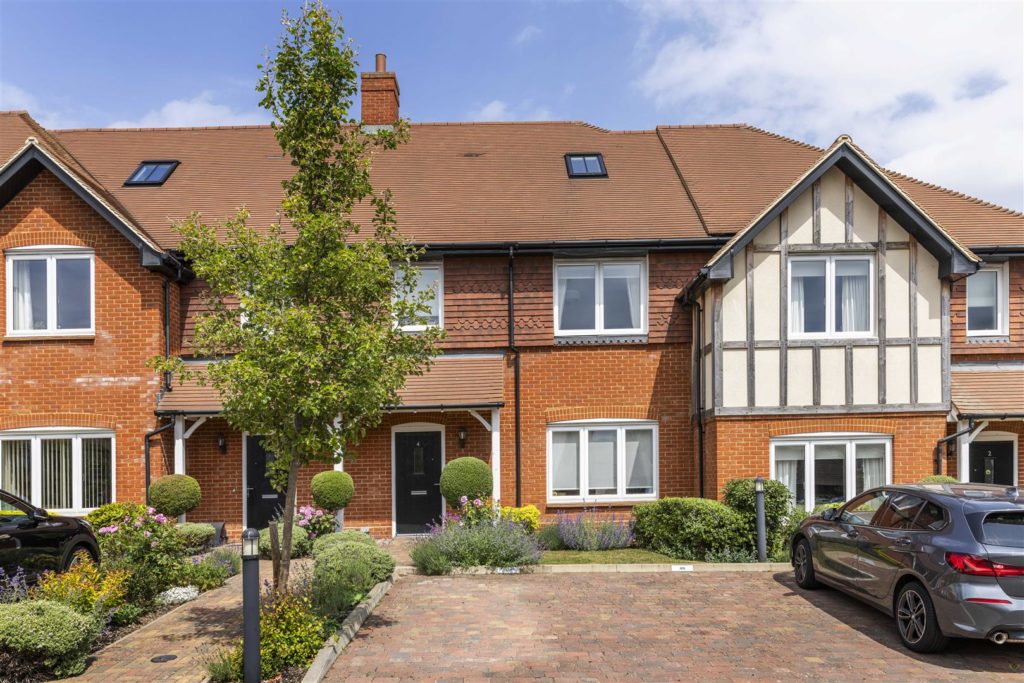 HENDERSON CRESCENT, LEATHERHEAD, KT22