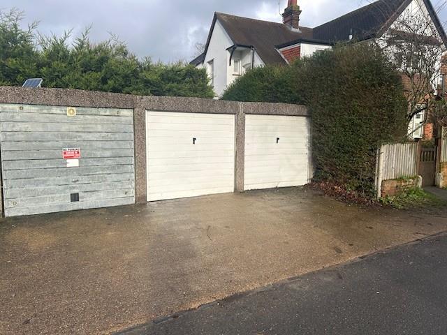 WOODVILLE ROAD, LEATHERHEAD, KT22