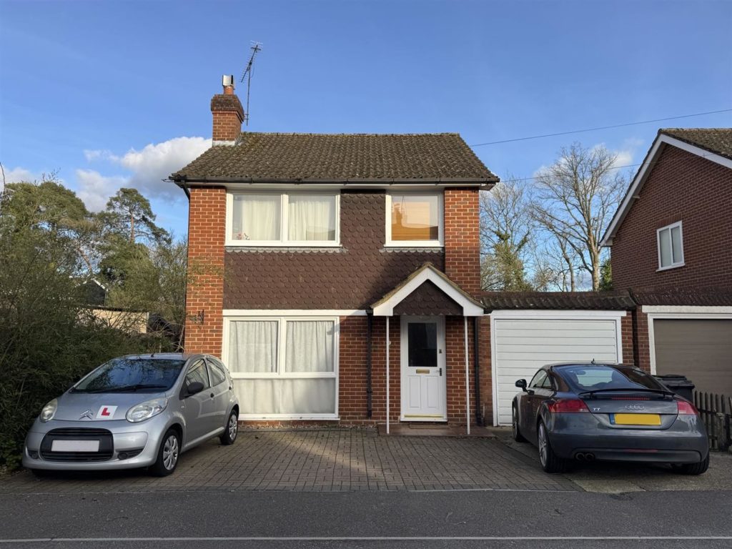 STROOD GREEN, BROCKHAM, RH3