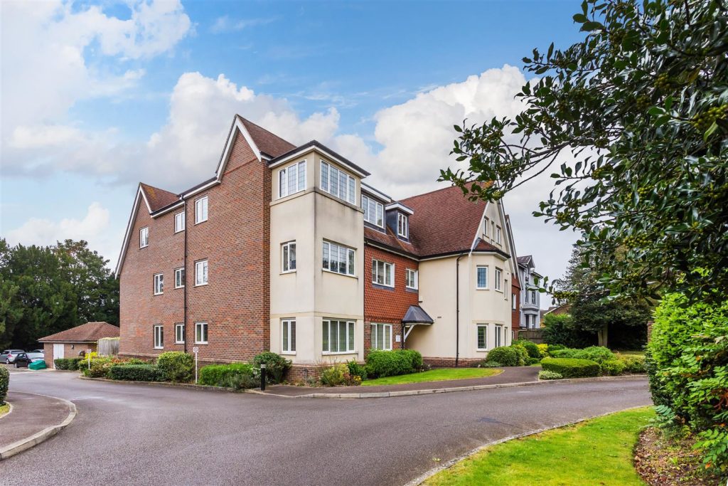 ASHCROFT PLACE, LEATHERHEAD, KT22
