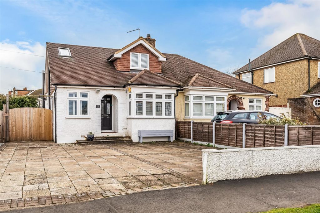 WARENNE ROAD, FETCHAM, KT22