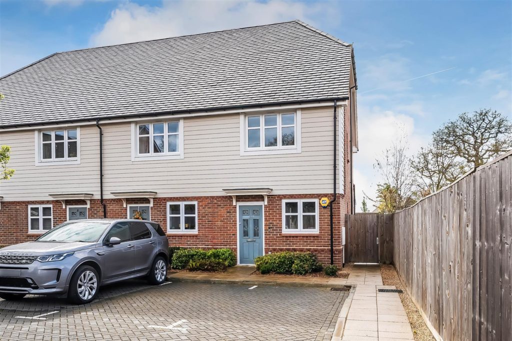 CONSORT DRIVE, LEATHERHEAD, KT22