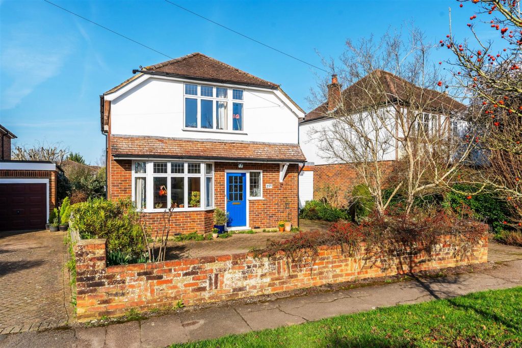 LOWER ROAD, GREAT BOOKHAM, KT23