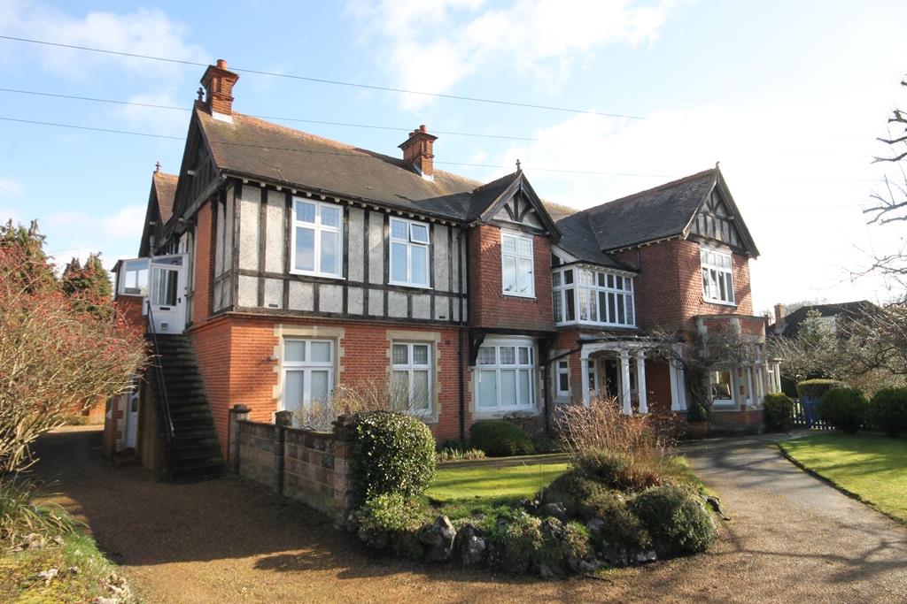 THE OLD STREET, FETCHAM, KT22