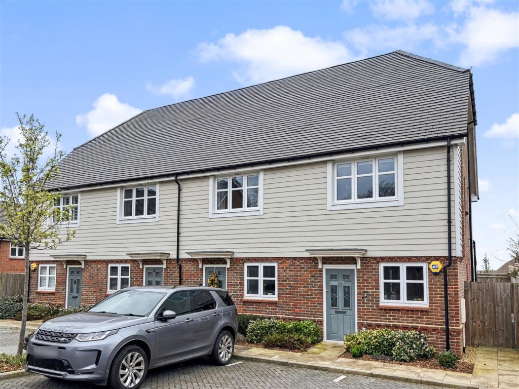 CONSORT DRIVE, LEATHERHEAD, KT22