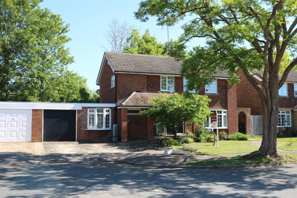CANNON WAY, FETCHAM KT22