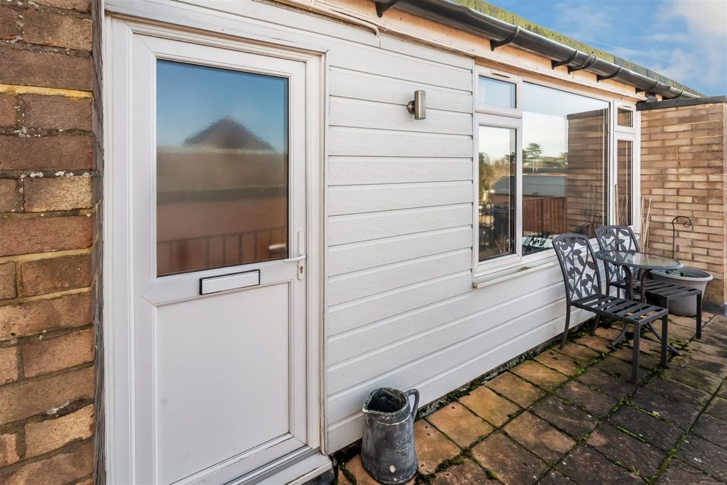 THE STREET, ASHTEAD, KT21