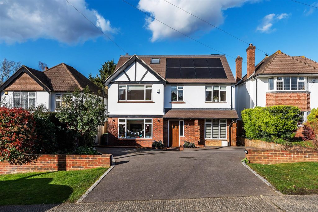 CEDAR HILL, EPSOM, KT18
