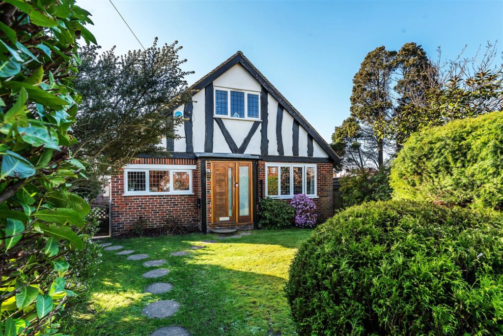 WEST FARM CLOSE, ASHTEAD, KT21
