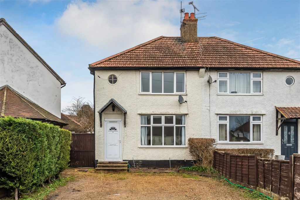 BYPASS ROAD, LEATHERHEAD, KT22
