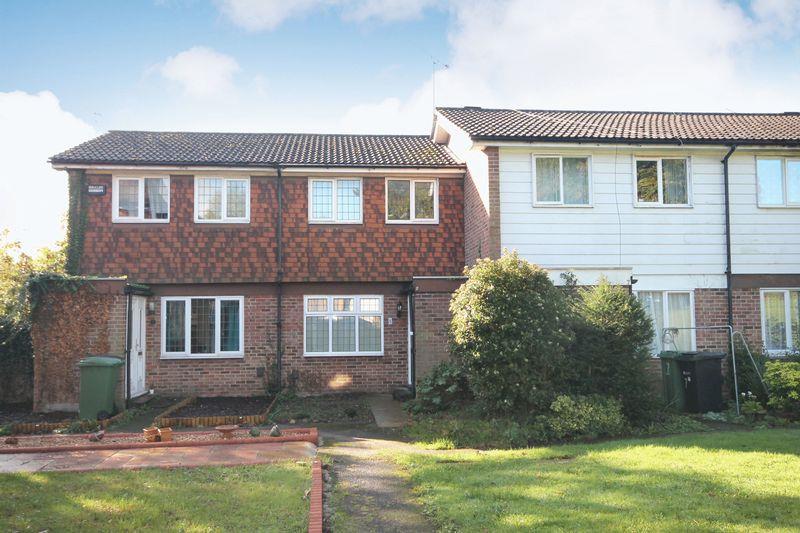 OAKS CLOSE, LEATHERHEAD, KT22