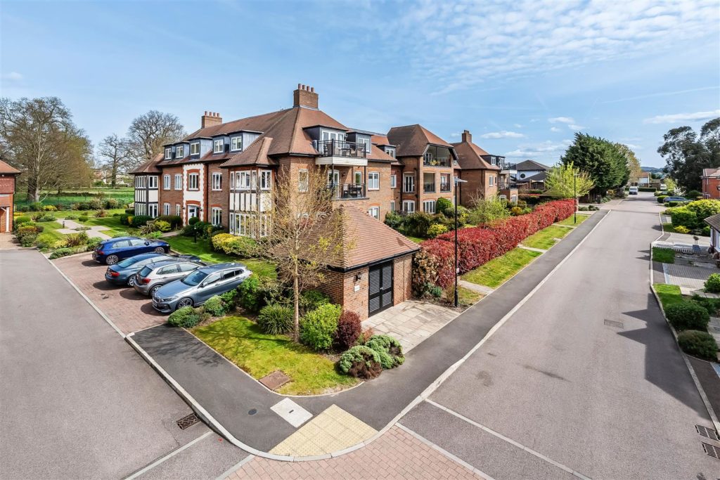 REEVES HOUSE, HARTFIELD ROAD, LEATHERHEAD, KT22