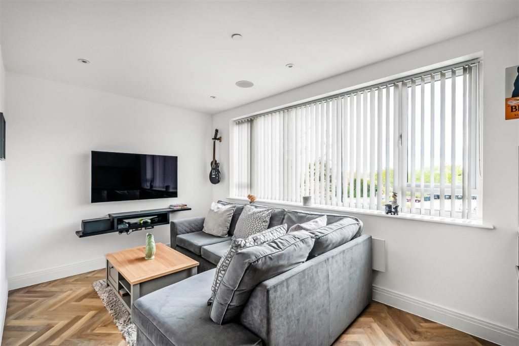 FOUNTAIN HOUSE, LEATHERHEAD, KT22