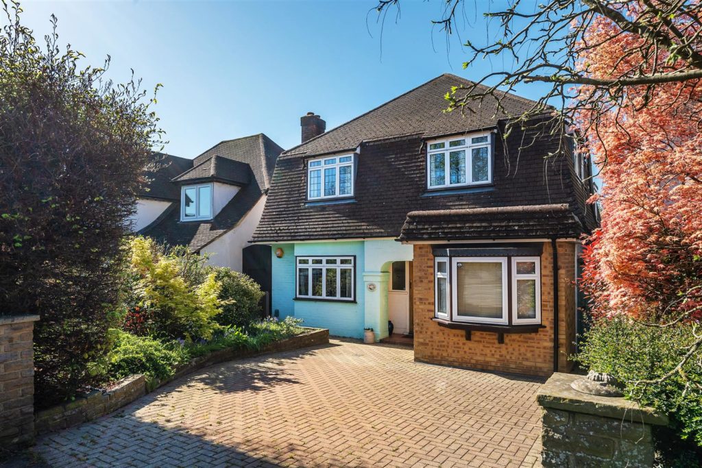 RANDALLS ROAD, LEATHERHEAD, KT22
