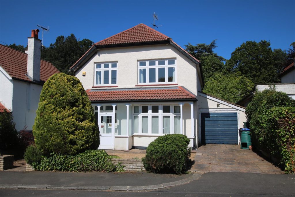 HIGHLANDS AVENUE, SOUTH LEATHERHEAD, KT22