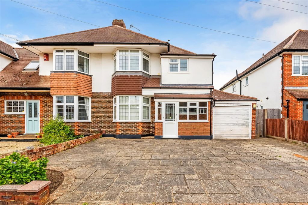 CHAFFERS MEAD, ASHTEAD, KT21