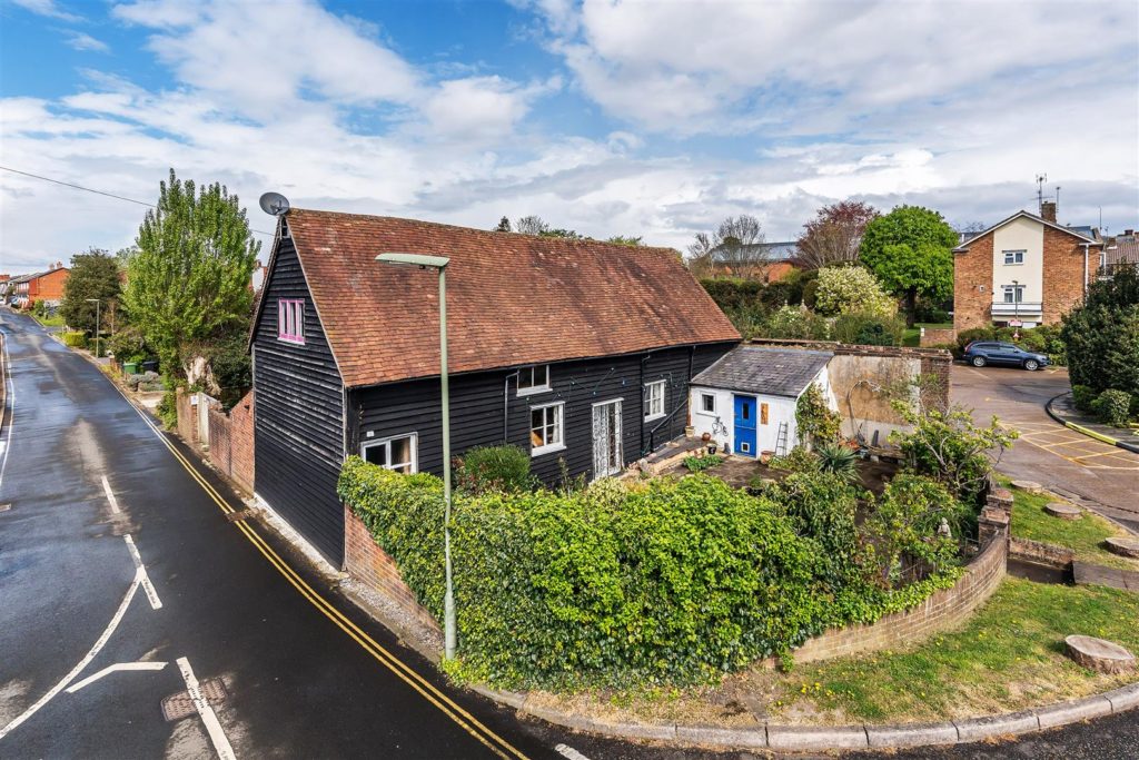 LINDEN ROAD, LEATHERHEAD, KT22