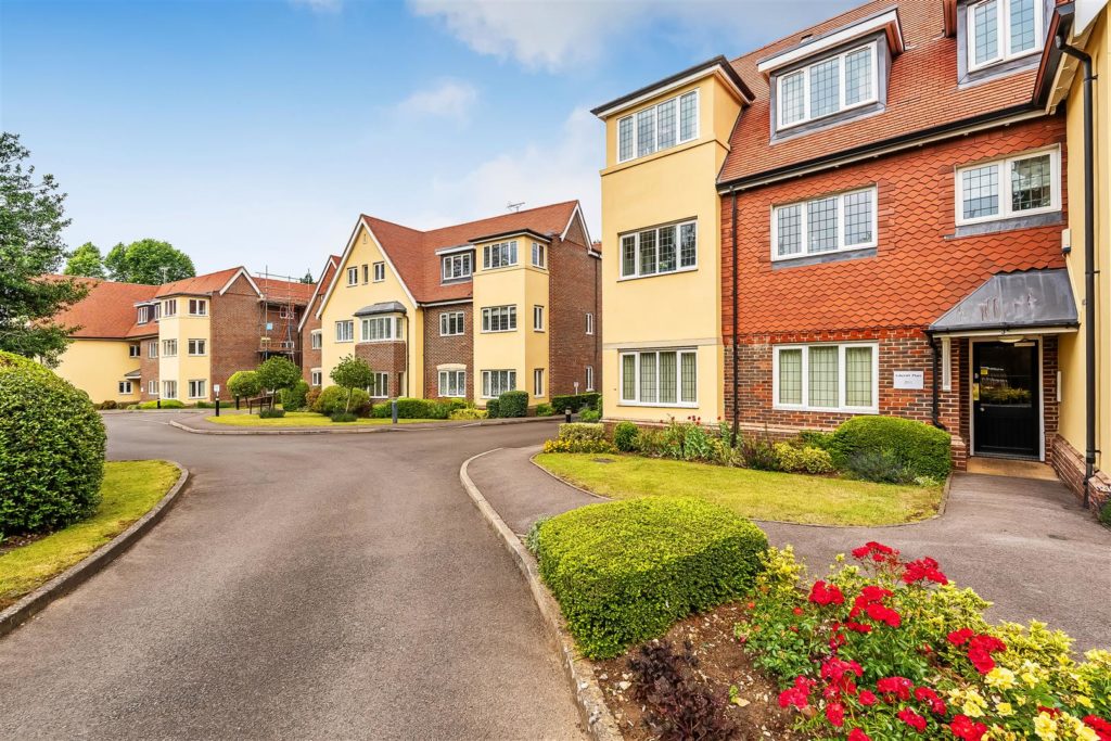 ASHCROFT PLACE, LEATHERHEAD, KT22
