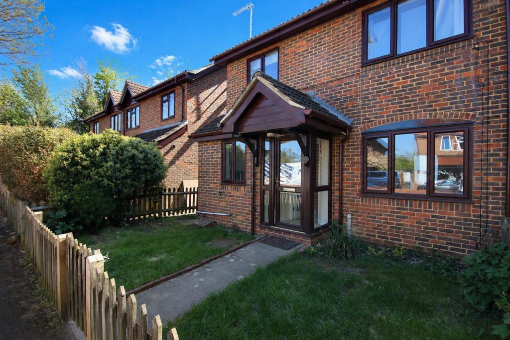 ELMER MEWS, LEATHERHEAD, KT22