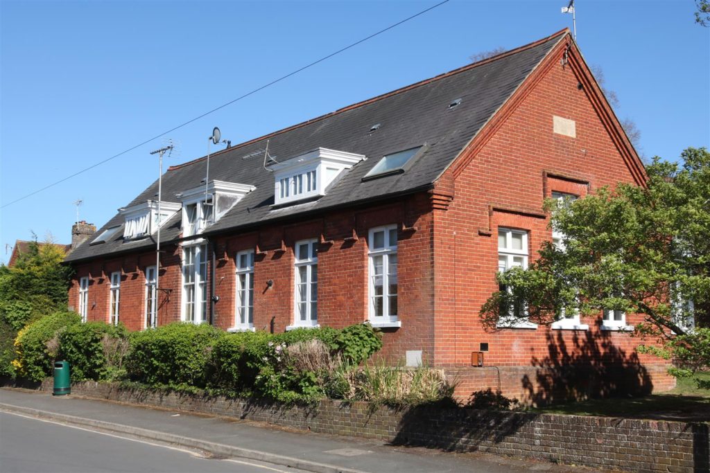 POPLAR ROAD, LEATHERHEAD, KT22