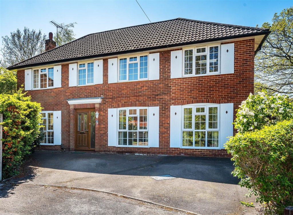 GLEBE ROAD, ASHTEAD, KT21