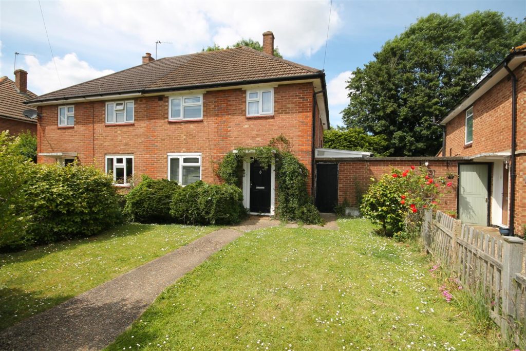 POUND CRESCENT, LEATHERHEAD, KT22