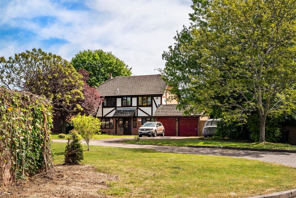 ASTON CLOSE, ASHTEAD, KT21