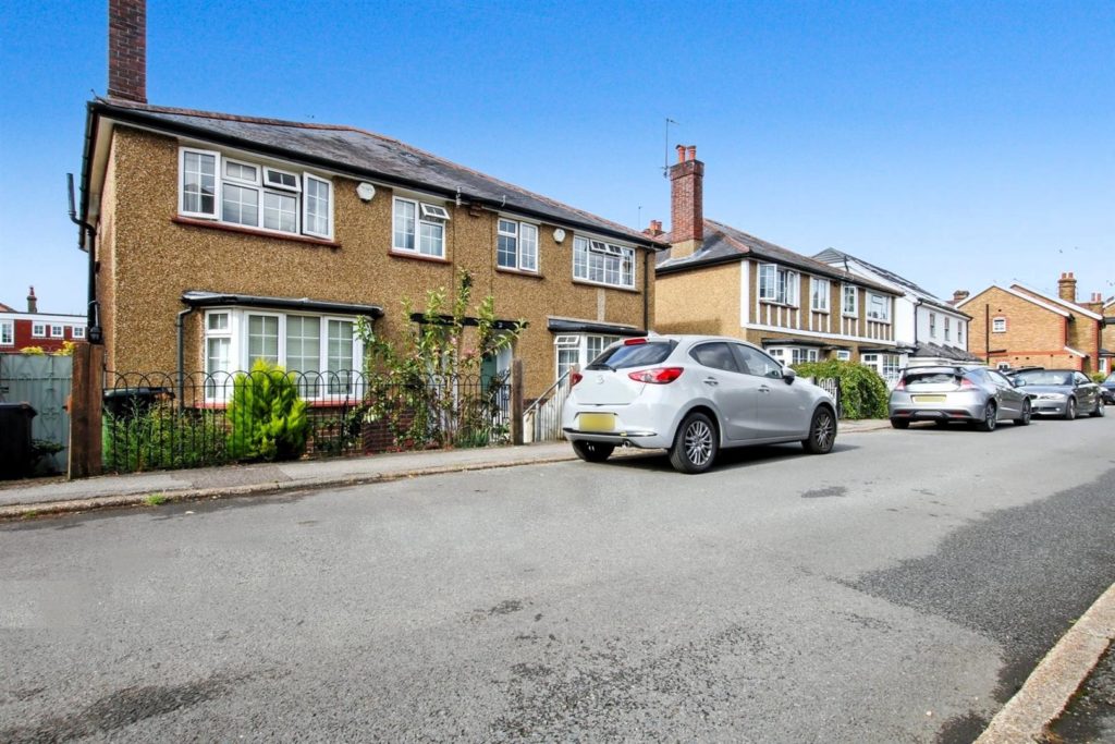 ALBERT ROAD, ASHTEAD, KT21