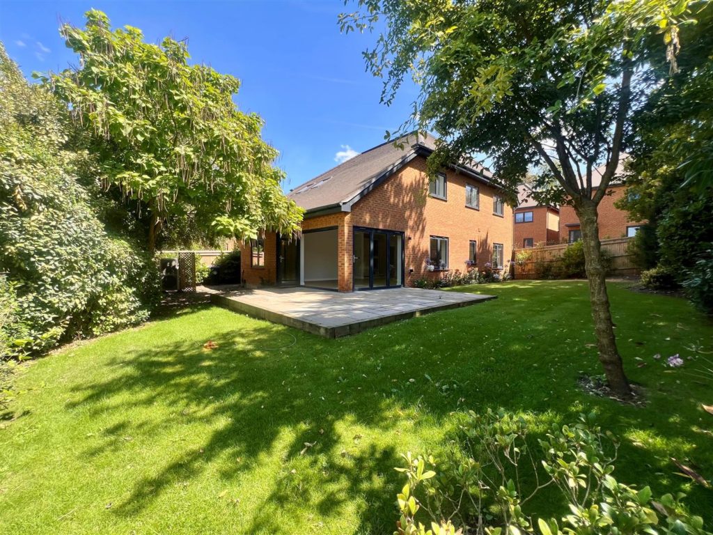 LEATHERHEAD ROAD, GREAT BOOKHAM