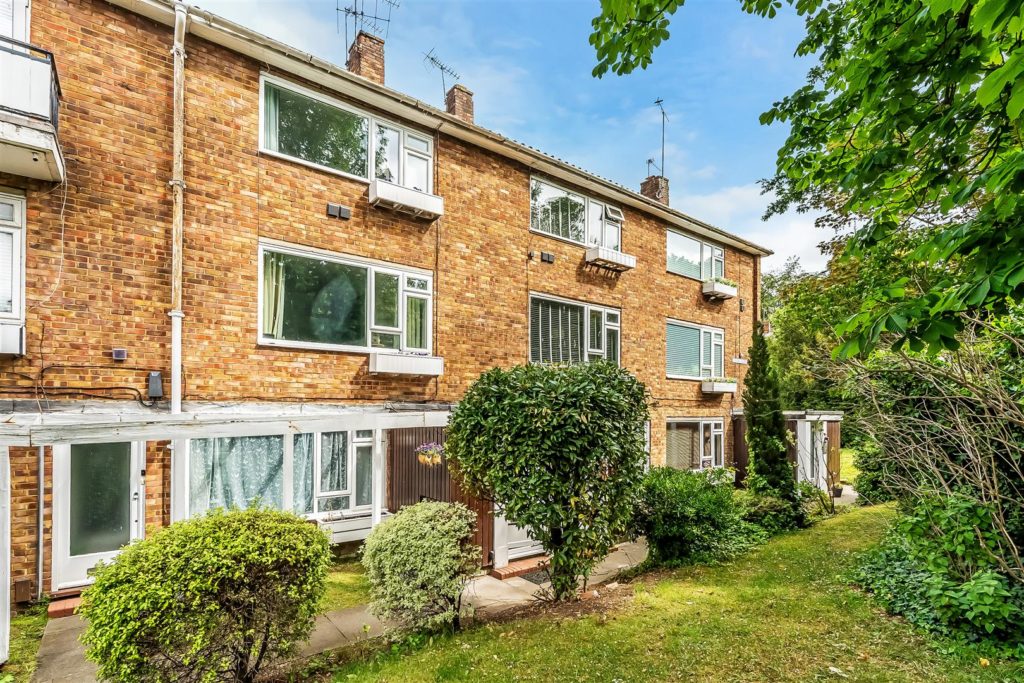 LINDEN COURT, LEATHERHEAD, KT22
