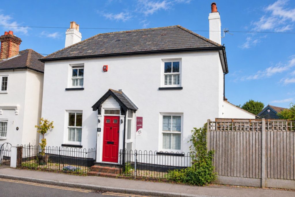 HIGHLANDS ROAD, SOUTH LEATHERHEAD, KT22