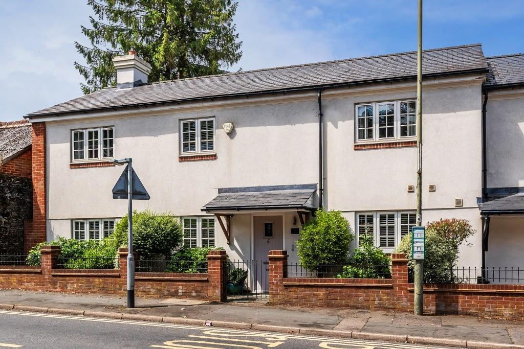 HORSHAM ROAD, DORKING, RH4