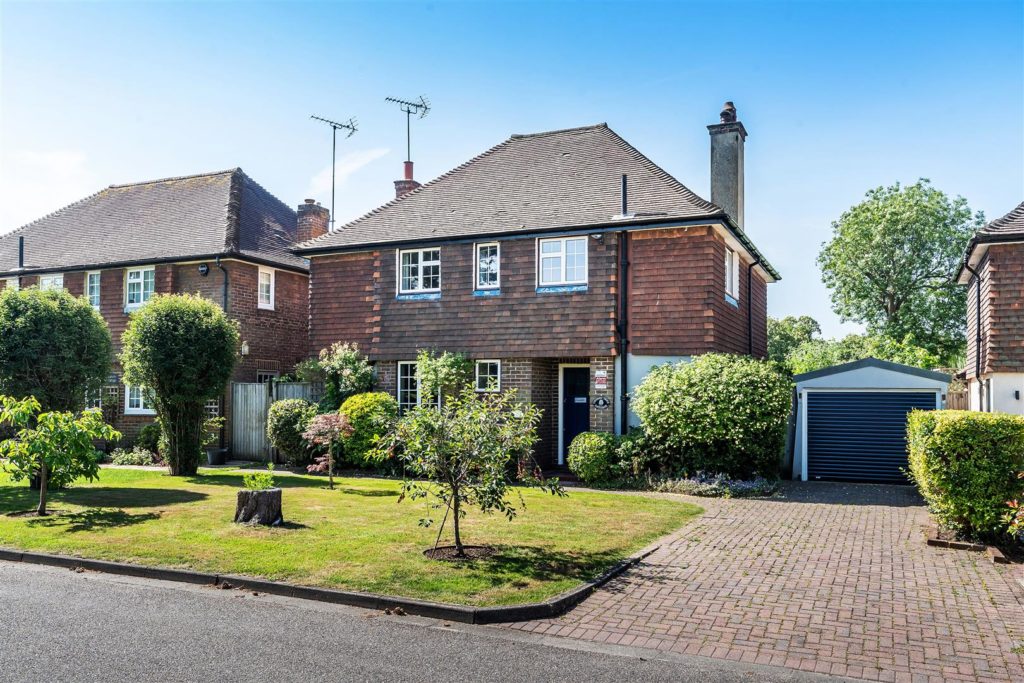 NORTHFIELDS, ASHTEAD, KT21