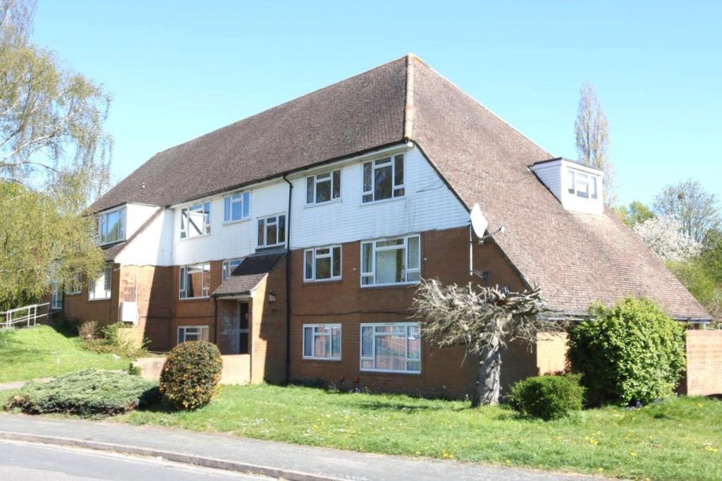 CRESSALL MEAD, LEATHERHEAD, KT22