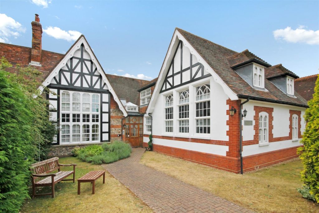 TOWNSHOTT CLOSE, GREAT BOOKHAM, KT23