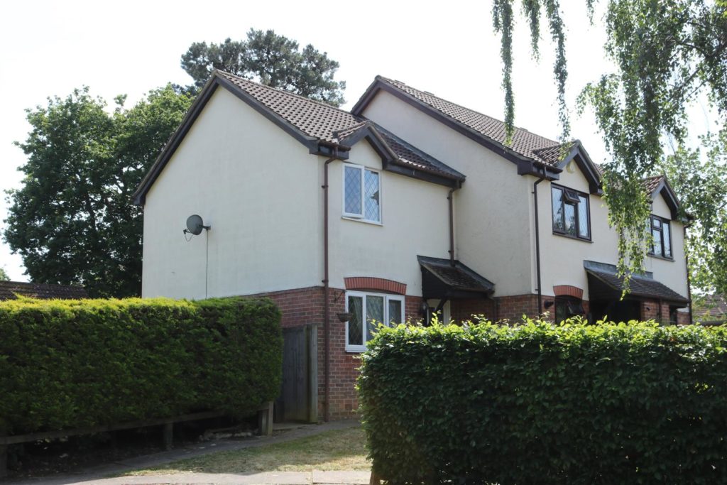 BICKNEY WAY, FETCHAM, KT22