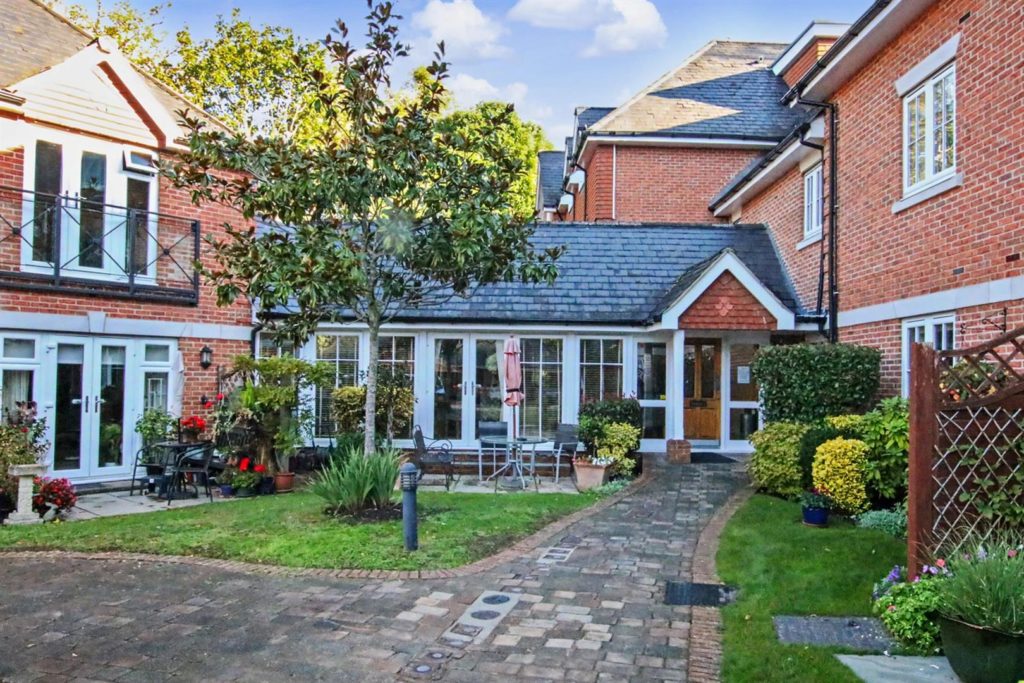 WARREN COURT, LEATHERHEAD ROAD, ASHTEAD KT21