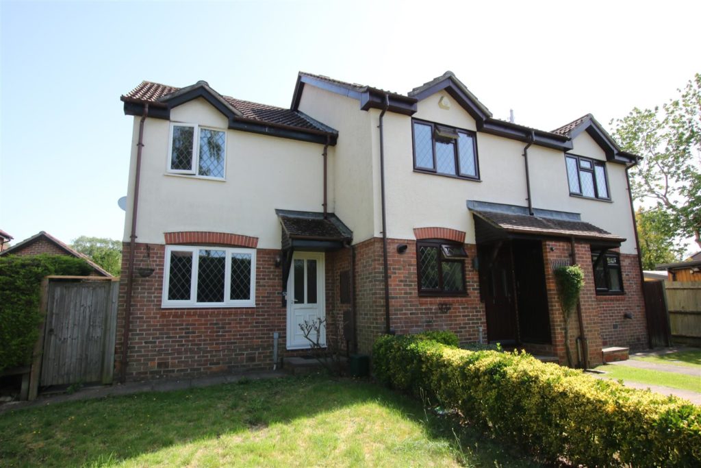 BICKNEY WAY, FETCHAM, KT22