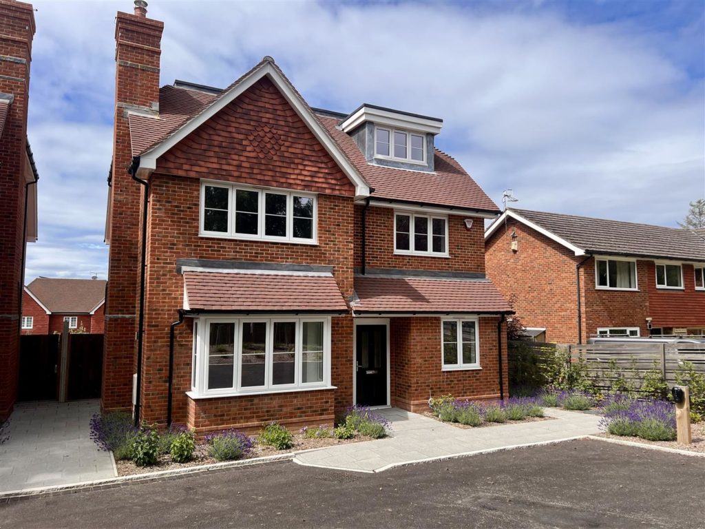 LEATHERHEAD ROAD, GREAT BOOKHAM, KT23