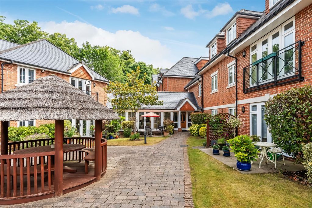 WARREN COURT, LEATHERHEAD ROAD, ASHTEAD KT21